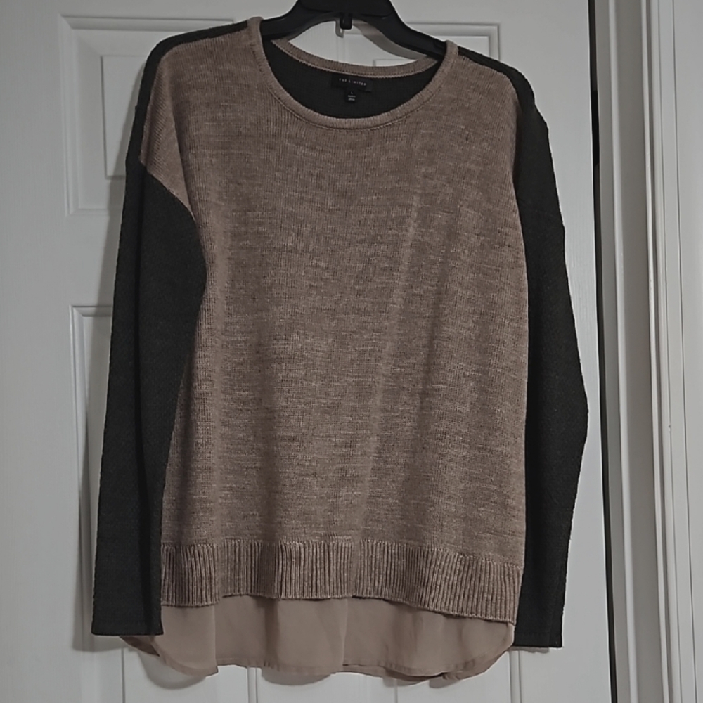 Womens Gray and Beige Sweater